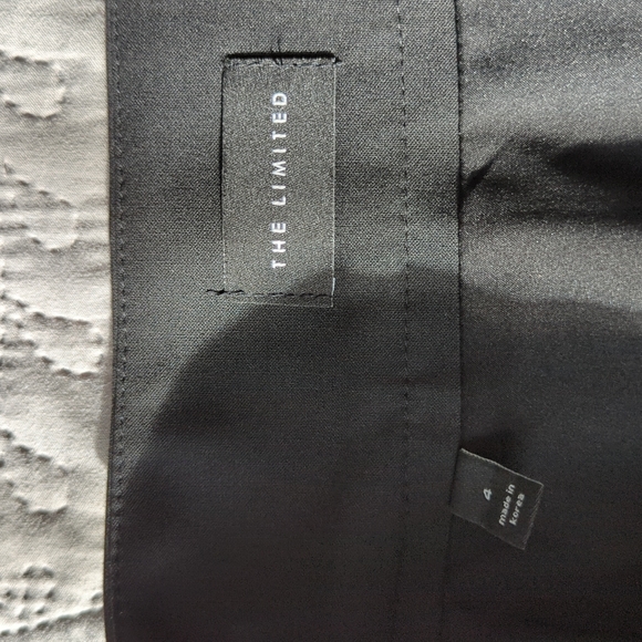 Pleated black mini skirt, size 4 - Picture 4 of 7